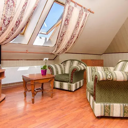 Lägenhetshotell Georghof Old Town 3*